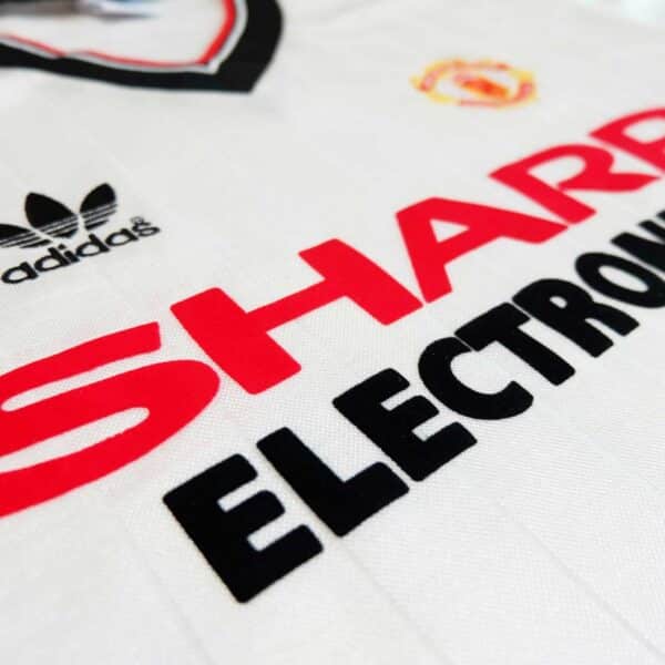 MAILLOT RETRO MANCHESTER UNITED EXTERIEUR SAISON 1983-1984